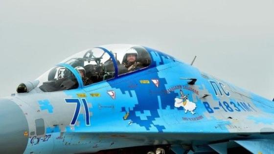 مقاتلة أوكرانية من طراز سو-27 (أرشيفية)