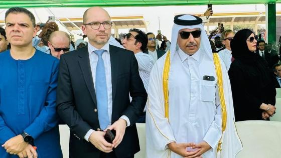 جانب من المشاركة القطرية في حفل التنصيب