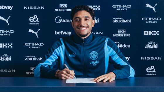 المصري عمر مرموش بقميص مانشستر سيتي