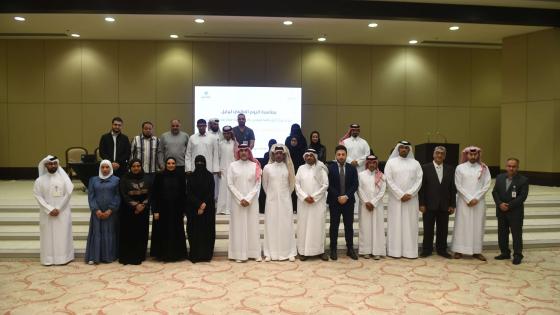 صورة جماعية على هامش المناظرة