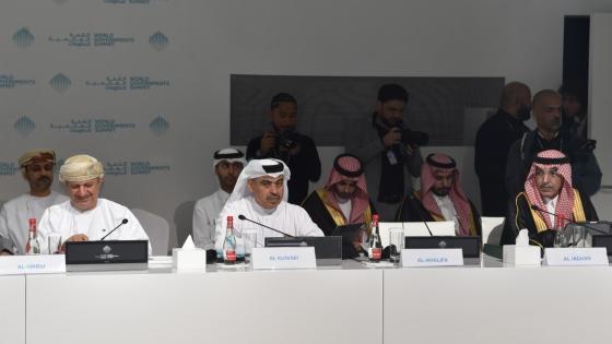 جانب من مشاركة سعادة وزير المالية في الجلسة النقاشية