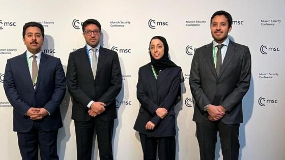 صورة للوفد المشارك في المؤتمر