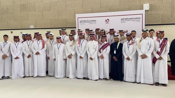 صورة جماعية على هامش المعرض