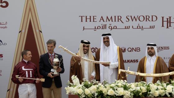 جانب من تتويج الفائزين