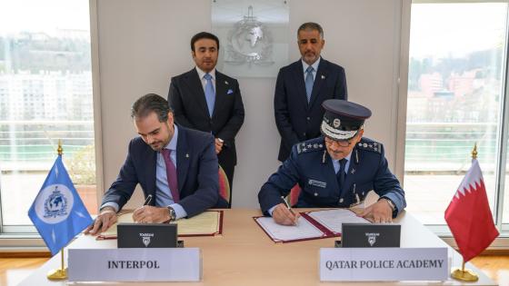 جانب من توقيع الاتفاقية