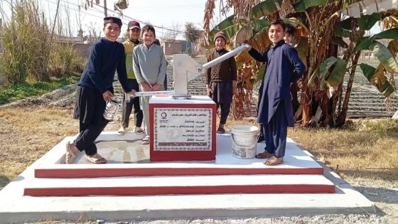 قطر الخيرية تقوم بتركيب 80 مضخة يدوية في المناطق النائية بباكستان