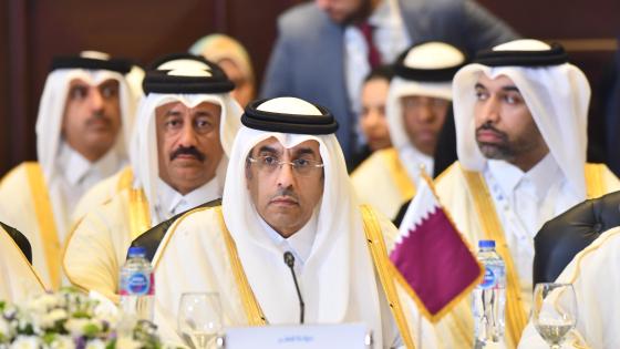 سعادة الدكتور علي بن صميخ المري وزير العمل