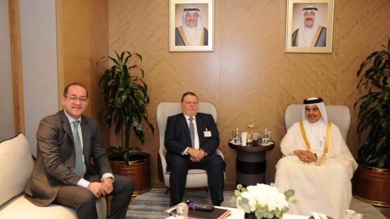 سعادة وزير المالية ونظيره المصري