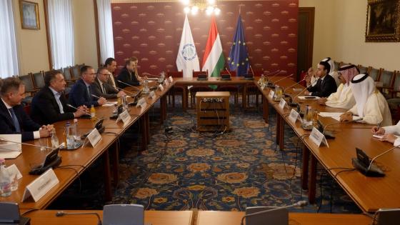 جانب من اجتماع مجموعة الصداقة البرلمانية القطرية الهنغارية