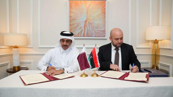 جانب من توقيع الاتفاقية