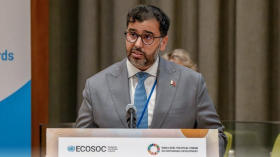 سعادة الدكتور عبدالعزيز بن ناصر بن مبارك آل خليفة