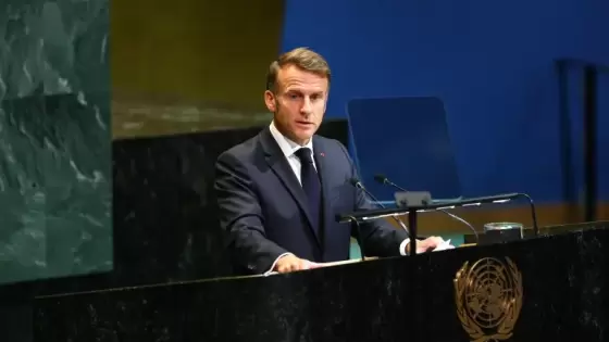 الرئيس الفرنسي إيمانويل ماكرون