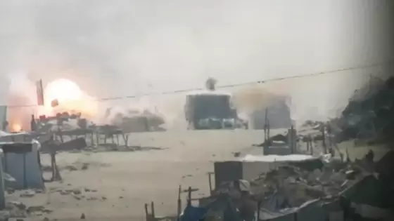لقطة من الفيديو توثق استهداف آليات إسرائيلة بعبوات ناسفة