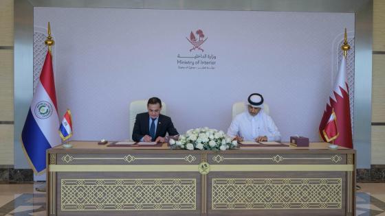 جانب من توقيع الاتفاقية