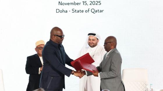 جانب من توقيع الاتفاق