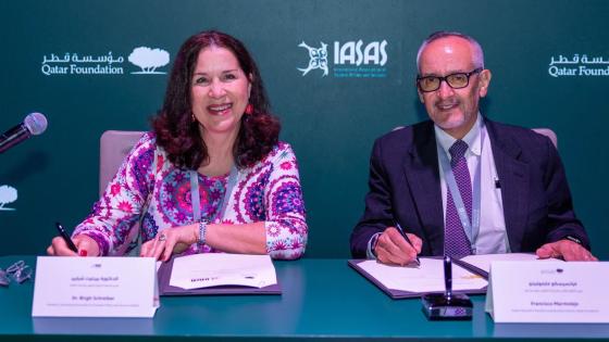 جانب من توقيع الاتفاقية