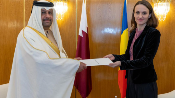 جانب من تسيلم الأوراق