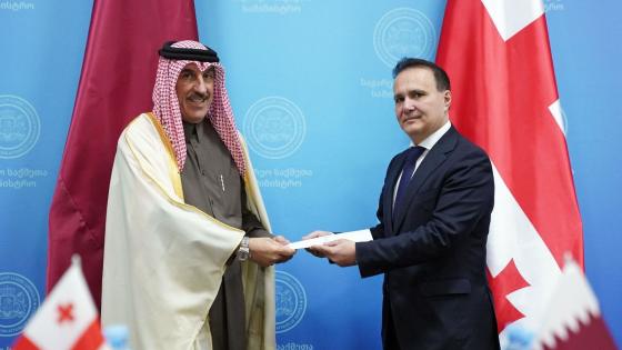 جانب من تسليم أوراق الاعتماد