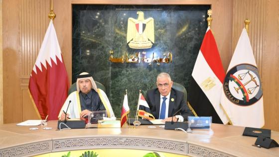 جانب من توقيع الاتفاقية