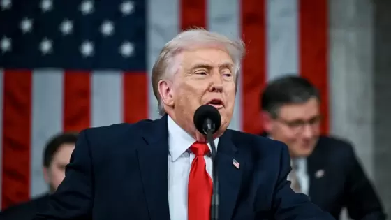 الرئيس الأمريكي دونالد ترامب أثناء إلقائه خطاب الاتحاد