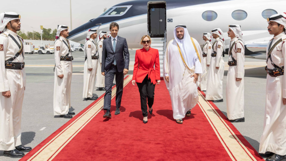 جانب من وصول رئيسة الوزراء الإيطالية