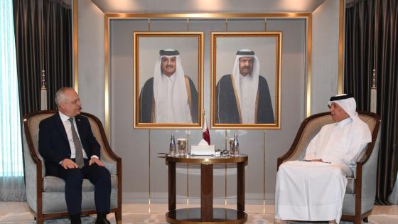 سعادة وزير الدولة للشؤون الخارجية تسلم الرسالة