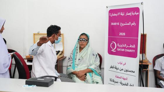 جانب من تقديم المساعدات