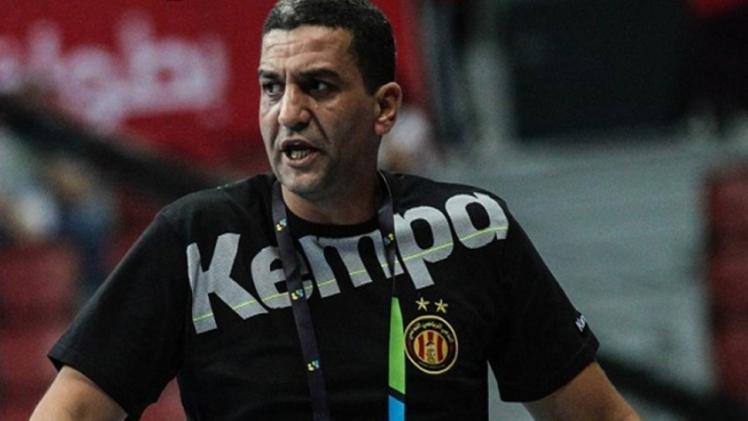 المدرب التونسي نجيب بن ثاير