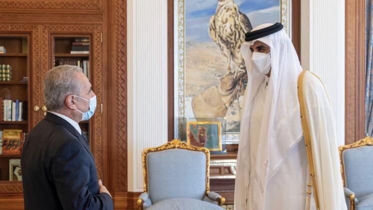 صاحب السمو خلال استقباله رئيس الوزراء الفلسطيني