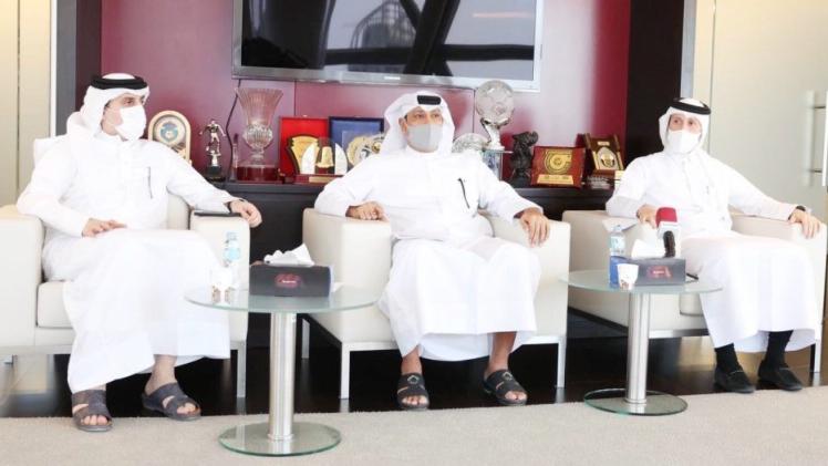 جانب من الندوة