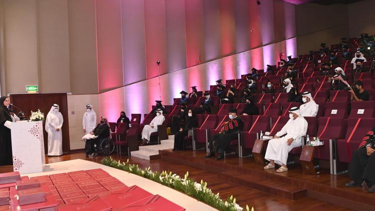 جانب من حفل التخرج