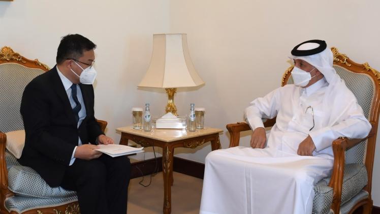 خلال الاجتماع