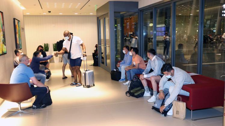 جانب من وصول الفريق إلى الدوحة