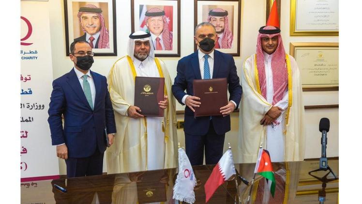 جانب من توقيع الاتفاقية