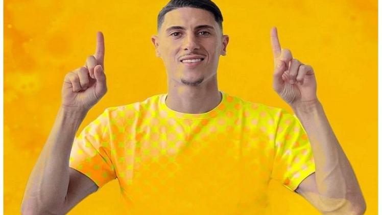 اللاعب الجزائري مهدي تاهرات