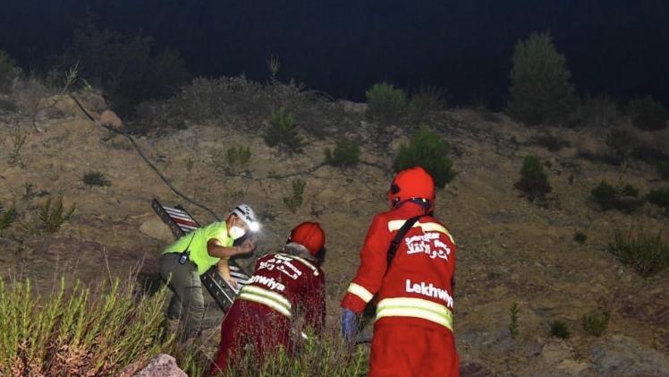 جانب من أعمال مجموعة البحث والانقاذ في إخماد حرائق تركيا