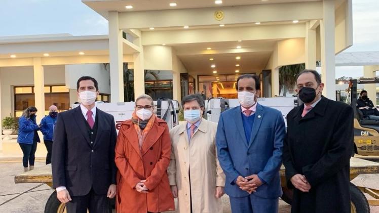 جانب من وصول المساعدات الطبية إلى أسونسيون