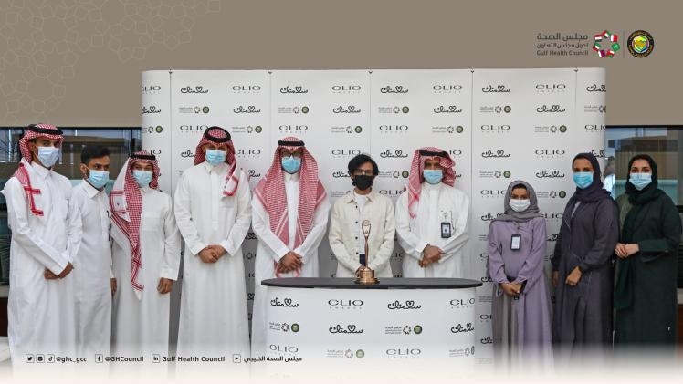 أعضاء الفريق الحاصل على الجائزة العالمية