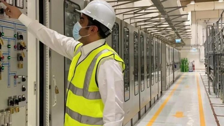 من داخل محطة الكهرباء الجديدة