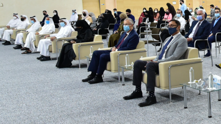 جانب من حفل التخريج الداخلي بالكلية