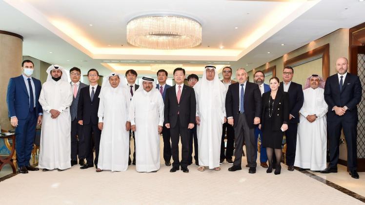 جانب من المشاركين في اللقاء