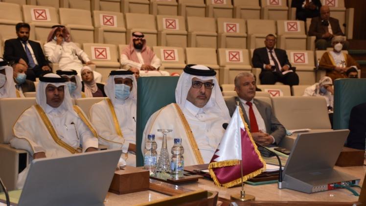 وزير البلدية والبيئة رئيس وفد دولة قطر خلال الاجتماع