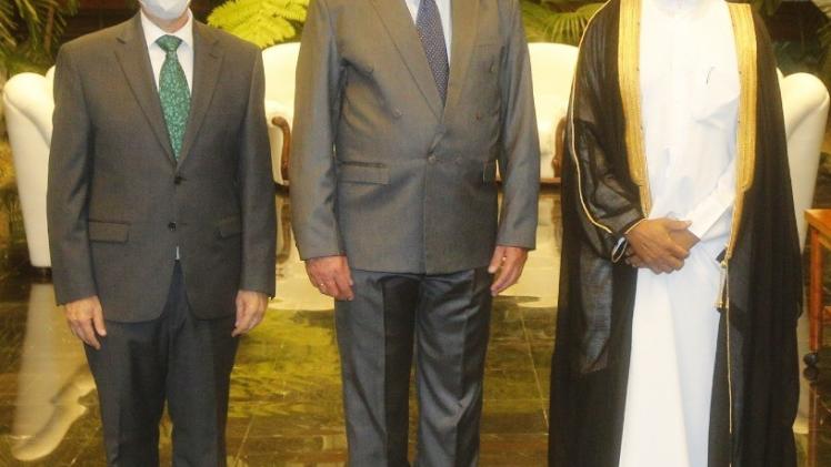 جانب من تسليم أوراق اعتماد السيد جمال ناصر البدر