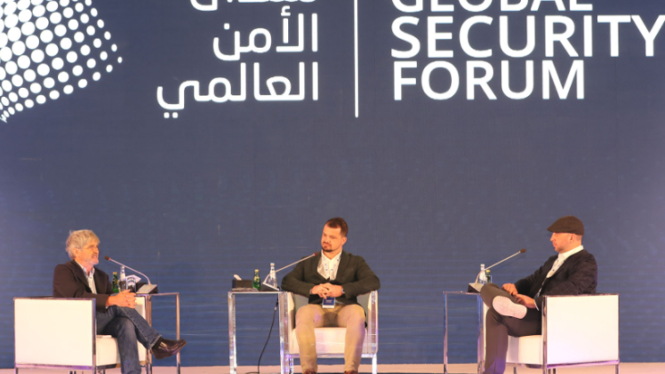 جانب من الحلقات النقاشية