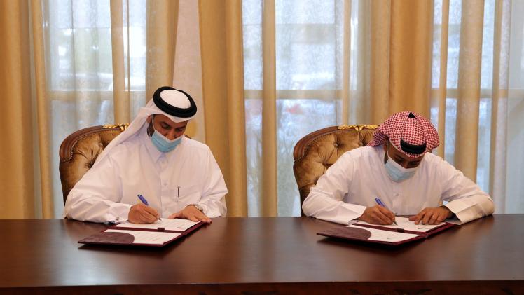 جانب من توقيع الاتفاقية