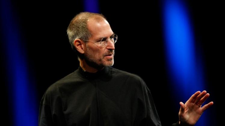 ستيف جوبز الراحل مؤسس شركة آبل