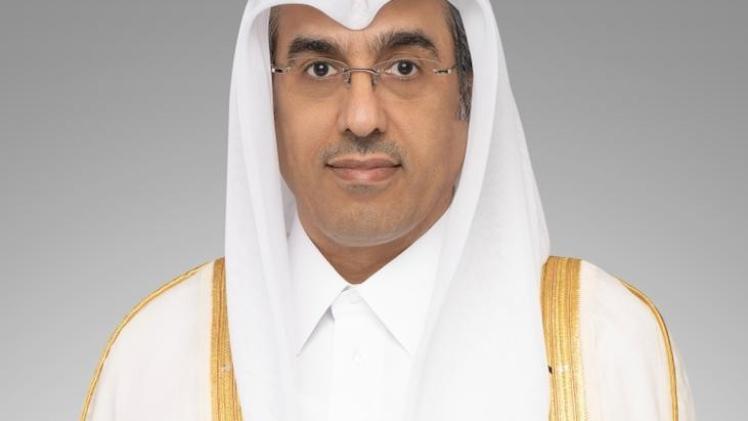 سعادة الدكتور علي بن صميخ المري وزير العمل