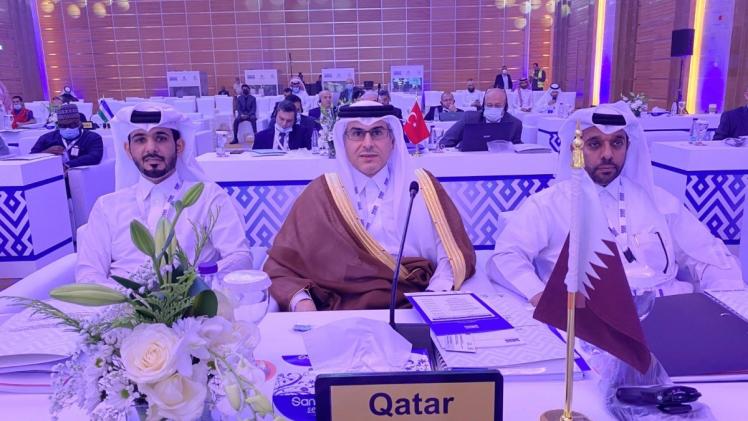 وفد قطر المشارك في الاجتماع