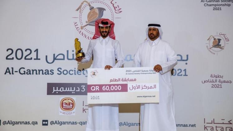 جانب من تتويج الفائزين