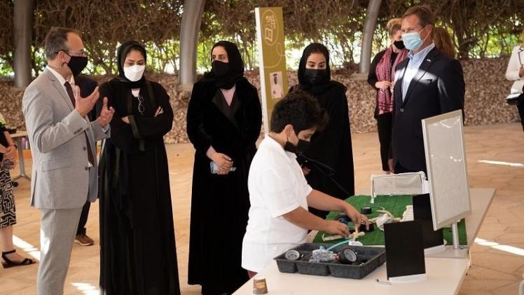 جانب من الأنشطة الاجتماعية